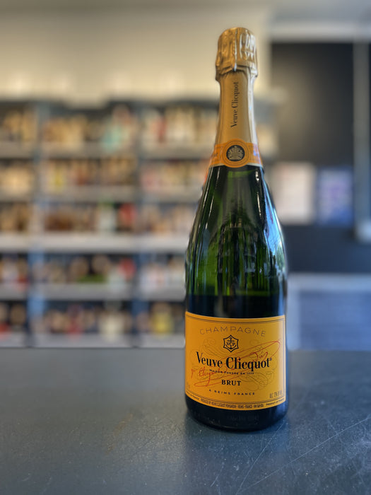 NV Veuve Clicquot 'Yellow Label' Brut Champagne