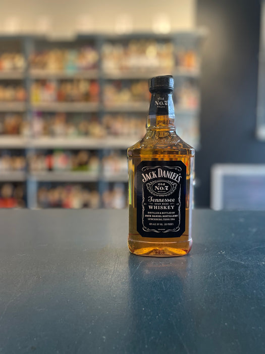 JACK DANIEL'S OLD NO. 7 TENNESSEE SOUR MASH WHISKEY